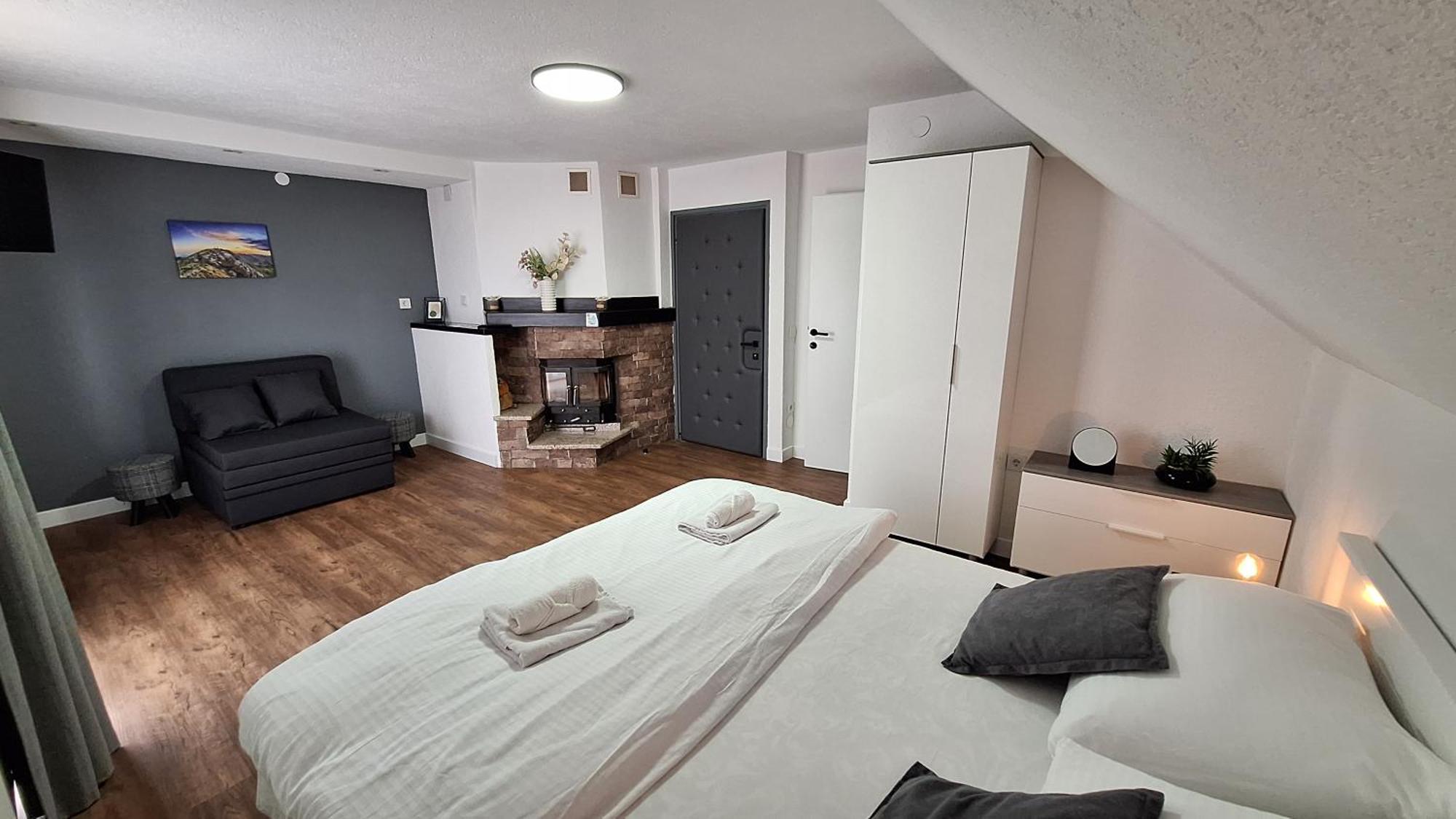 Apartments & Rooms Velebit Lovinac (Lika-Senj) Exterior foto